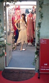 カラードレスの店内 店内の入口はこんな感じです